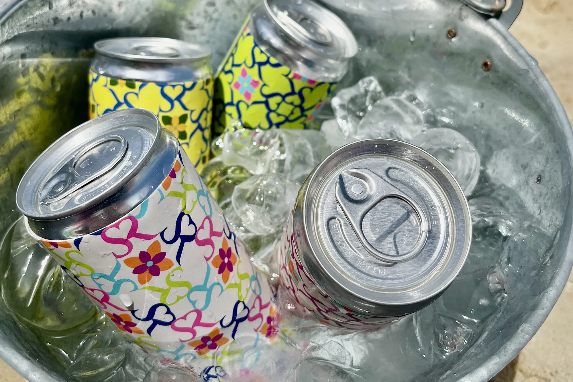 Speckle Rock Wine Cans in a bucket